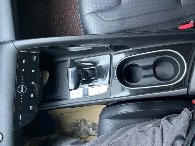 Hyundai Elantra — Фото автомобиля 14