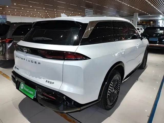 Nissan Terra — Фото автомобиля 6