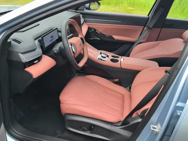 Geely Galaxy L6 — Фото автомобиля 11