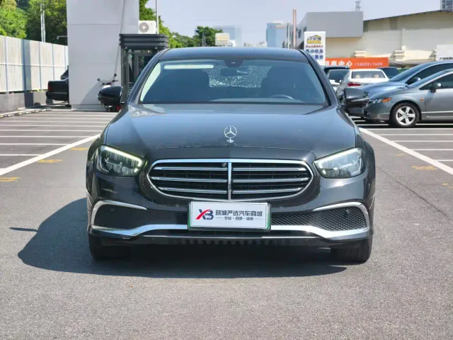 Mercedes-Benz E-Class — Фото автомобиля 2