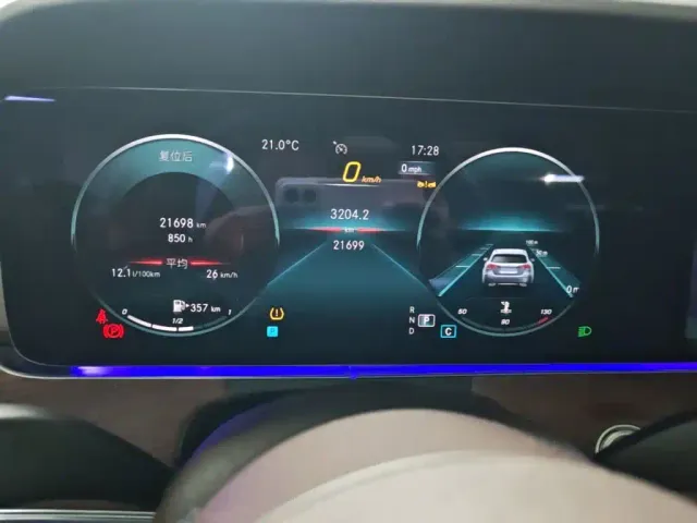 Mercedes-Benz E-Class — Фото автомобиля 11