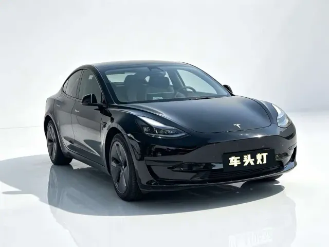 Tesla Model 3 — Фото автомобиля 3