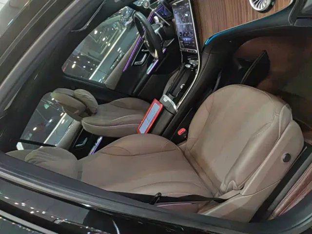 Mercedes-Benz EQE SUV — Фото автомобиля 24