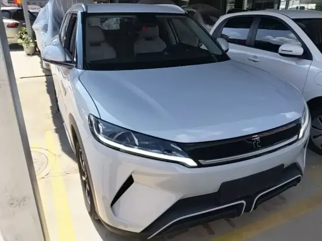 BYD Yuan UP 2024 401KM Leading Edition — Фото автомобиля 3