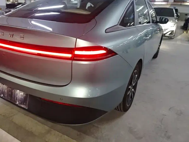 Roewe D6 — Фото автомобиля 7