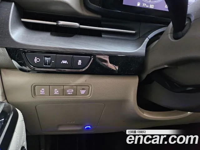 Kia Carnival Generation 4 — Фото автомобиля 11