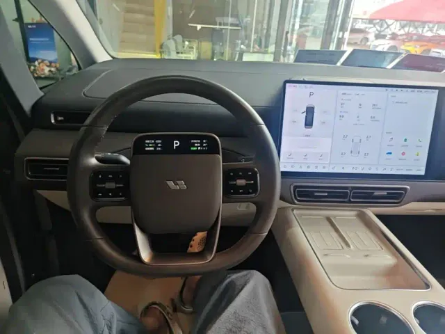Li Auto MEGA — Фото автомобиля 10
