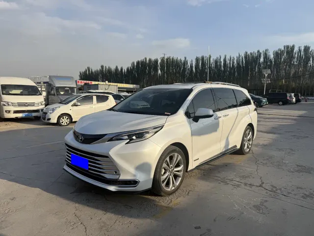 Фотография автомобиля — Toyota Sienna