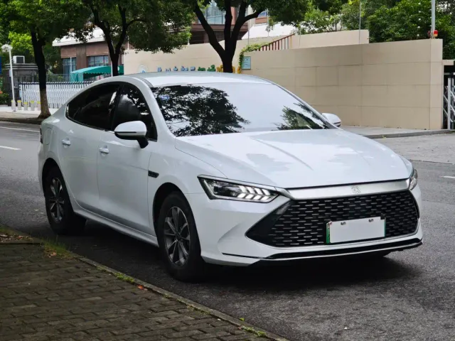 BYD Qin PLUS — Фото автомобиля 3