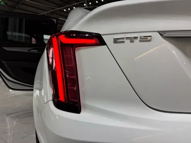Cadillac CT5 — Фото автомобиля 8