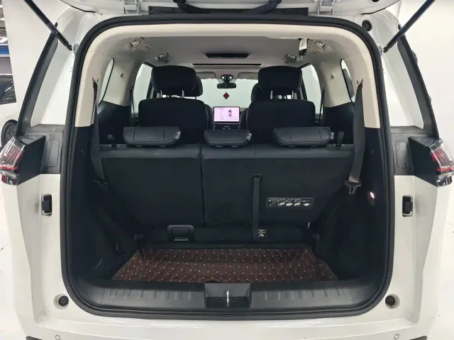 GAC Trumpchi E8 — Фото автомобиля 7