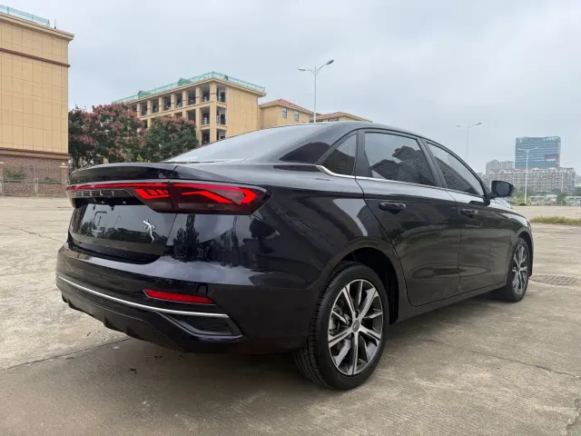 Geely Emgrand — Фото автомобиля 6