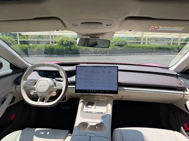 Xiaomi SU7 — Фото автомобиля 10