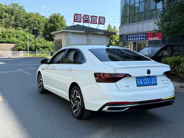 Volkswagen Sagitar — Фото автомобиля 4