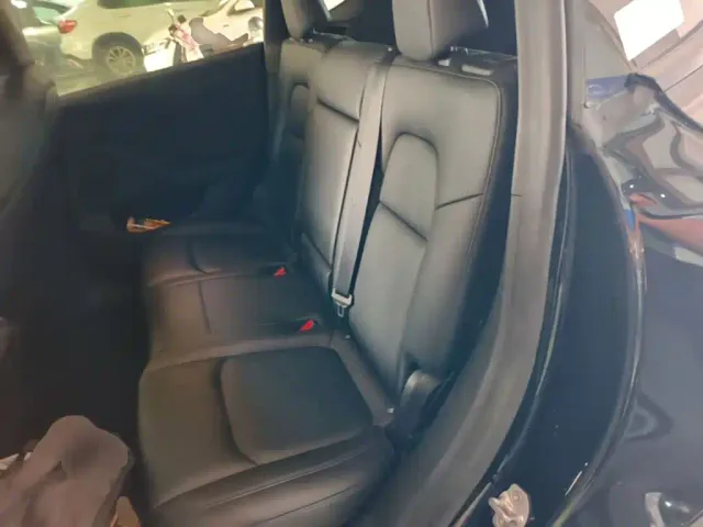 Tesla Model Y — Фото автомобиля 16