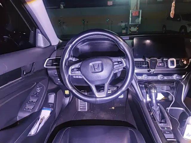 Honda Accord — Фото автомобиля 6