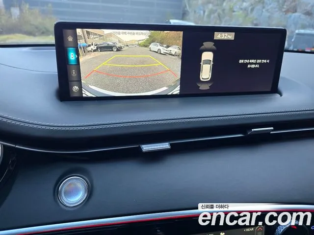 Genesis GV70 — Фото автомобиля 15