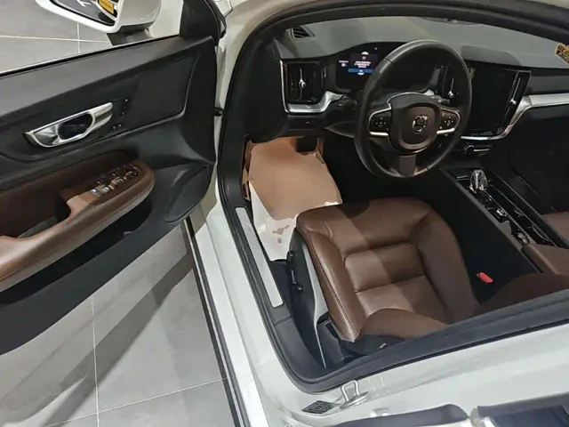 Volvo Volvo S60 2024 B4 Elegance Luxury Edition — Фото автомобиля 15