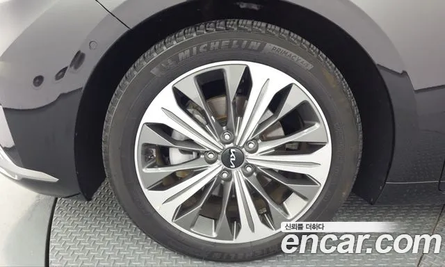 Kia K8 Hybrid — Фото автомобиля 5
