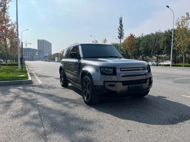 Land Rover Defender — Фото автомобиля 3