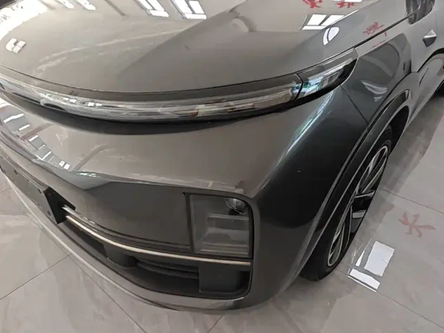 Li Auto L9 — Фото автомобиля 23