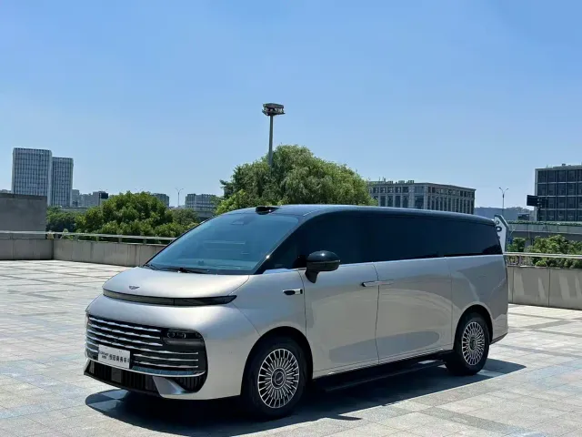 Фотография автомобиля — Geely Galaxy V900