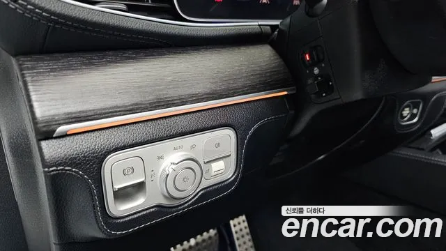 Mercedes-Benz GLS-Class — Фото автомобиля 10