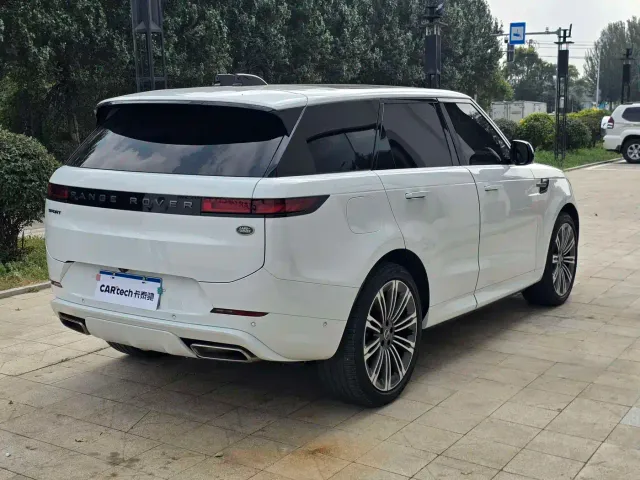 Land Rover Range Rover Sport — Фото автомобиля 6