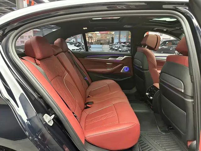 BMW 5 Series — Фото автомобиля 3