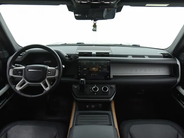 Land Rover Defender — Фото автомобиля 8