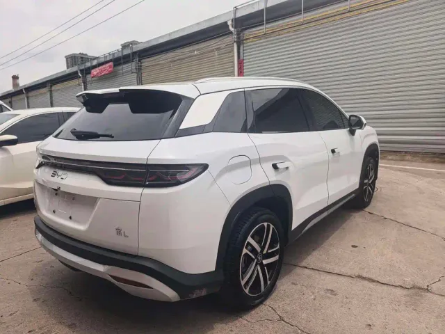 BYD Song L DM-i — Фото автомобиля 9