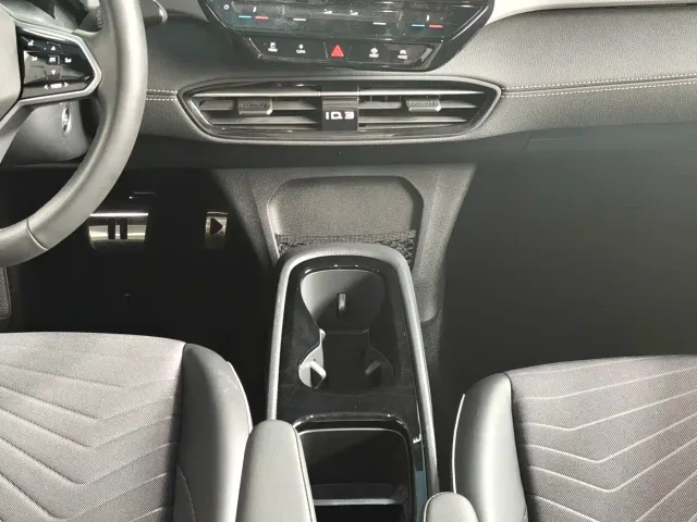 Volkswagen ID.3 — Фото автомобиля 12