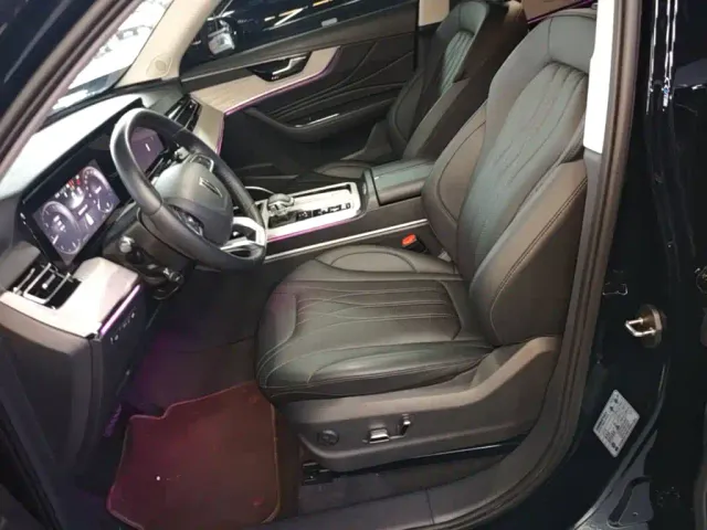 Hongqi HS5 — Фото автомобиля 14