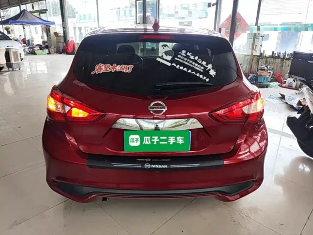 Nissan Tiida — Фото автомобиля 5
