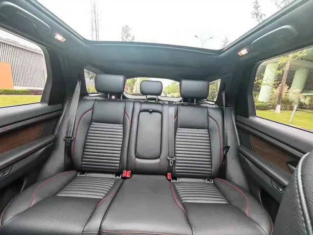Land Rover Discovery Sport — Фото автомобиля 5
