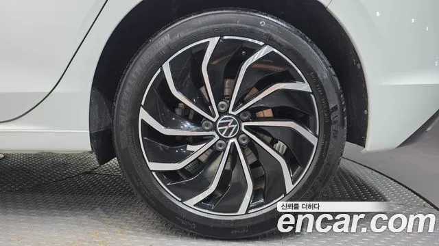 Volkswagen Golf Golf 8 поколение 2.0 TDI Prestige — Фото автомобиля 20