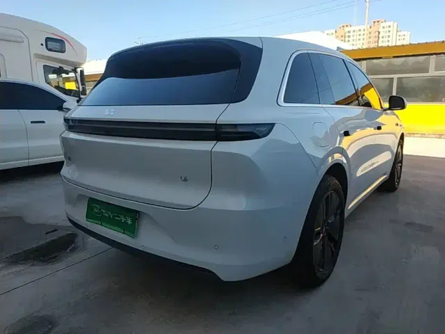 Li Auto L6 — Фото автомобиля 6