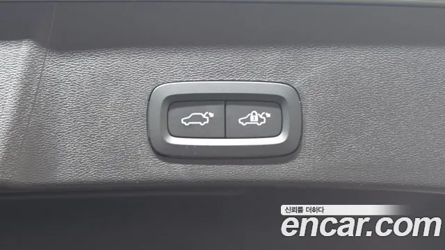 Вольво XC40 B4 Ultimate Bright — Фото автомобиля 16