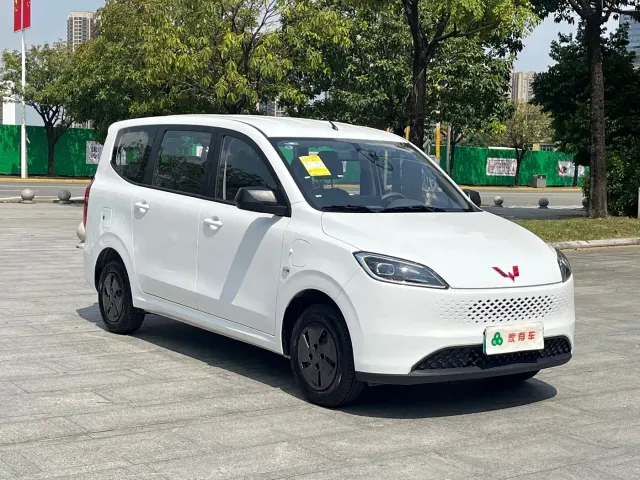 Wuling Hongguang — Фото автомобиля 3