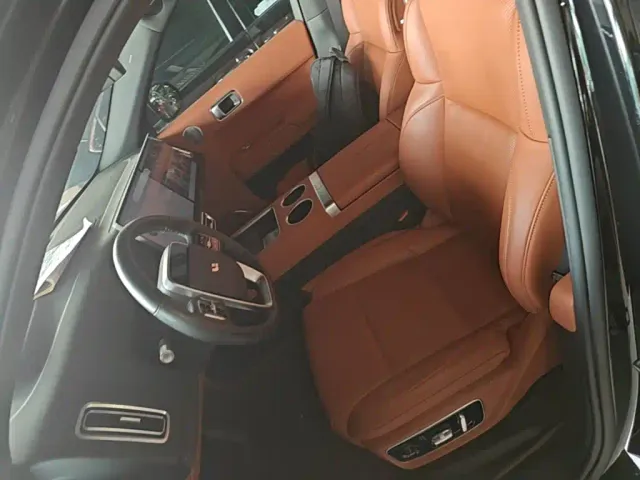 Li Auto L7 — Фото автомобиля 14
