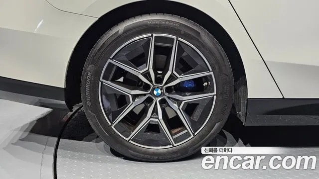 BMW 5 Series G60 — Фото автомобиля 5