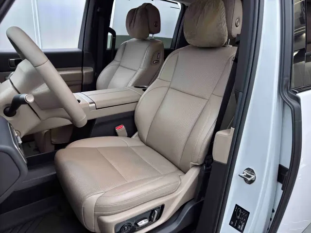Li Auto MEGA — Фото автомобиля 11