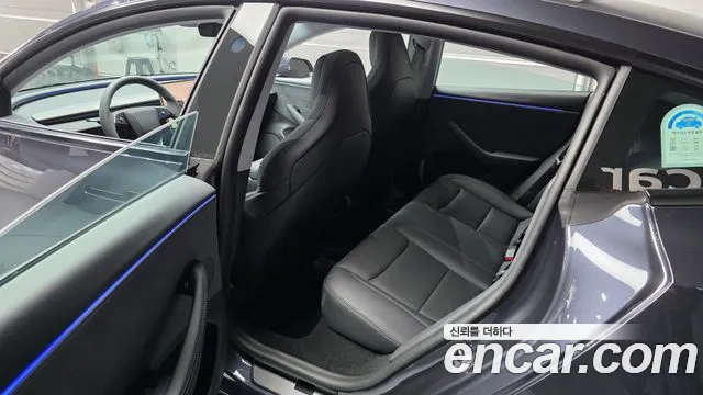 Tesla Model 3 — Фото автомобиля 17