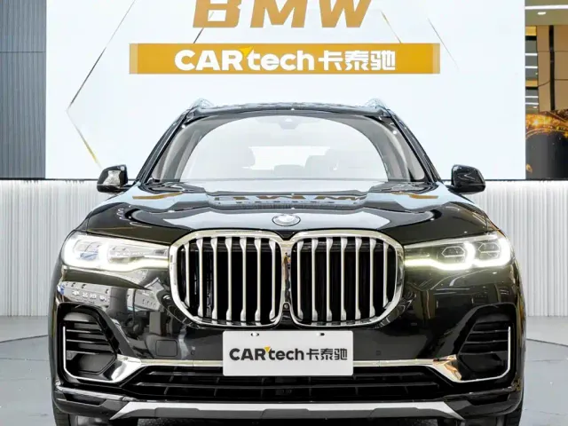 BMW X7 — Фото автомобиля 2