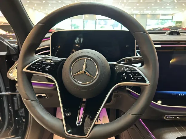 Mercedes-Benz E-Class — Фото автомобиля 8