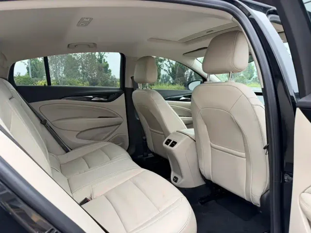 Buick Regal — Фото автомобиля 14