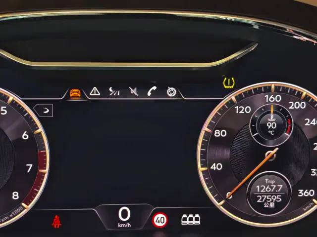 Bentley Flying Spur — Фото автомобиля 23