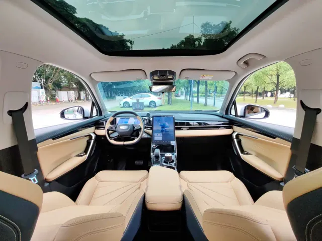 Geely Boyue L 2023 1.5TD DCT Premium — Фото автомобиля 4