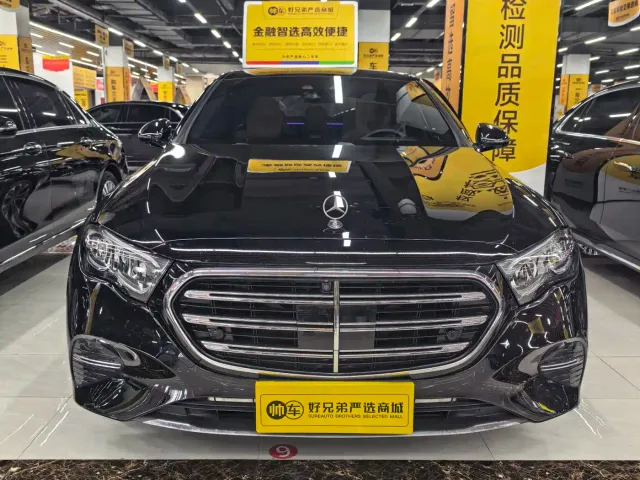 Mercedes-Benz E-Class — Фото автомобиля 2