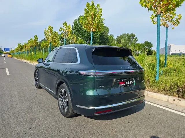 Aito M7 — Фото автомобиля 5